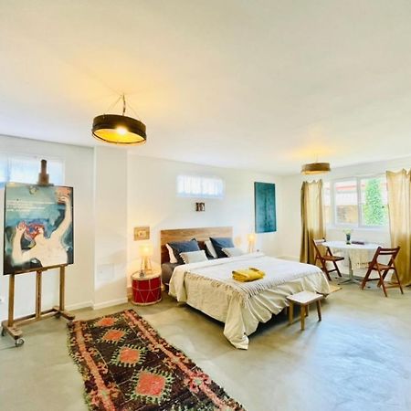 La Madeleine Bed & Breakfast Amplepuis Bagian luar foto