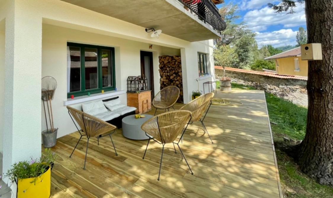 La Madeleine Bed & Breakfast Amplepuis Bagian luar foto